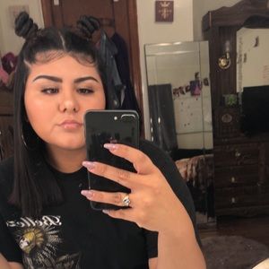 Meet your Posher, Vanessa